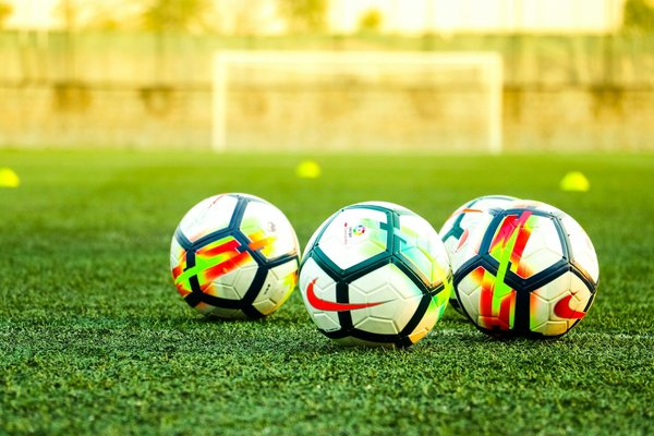 What's the Best Method to Improve Tactical Creativity in Soccer Team Managers?